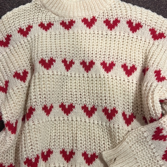 Oversized White Heart Sweater - Picture 2 of 2